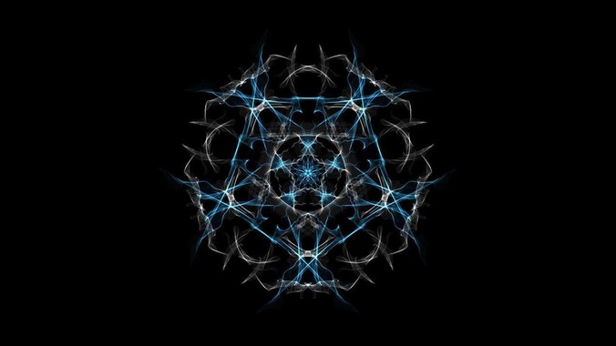 为什么章若楠和杨超越长得很像，男人却更喜欢章若楠，认为有女人味，而觉得杨超越像小女孩？